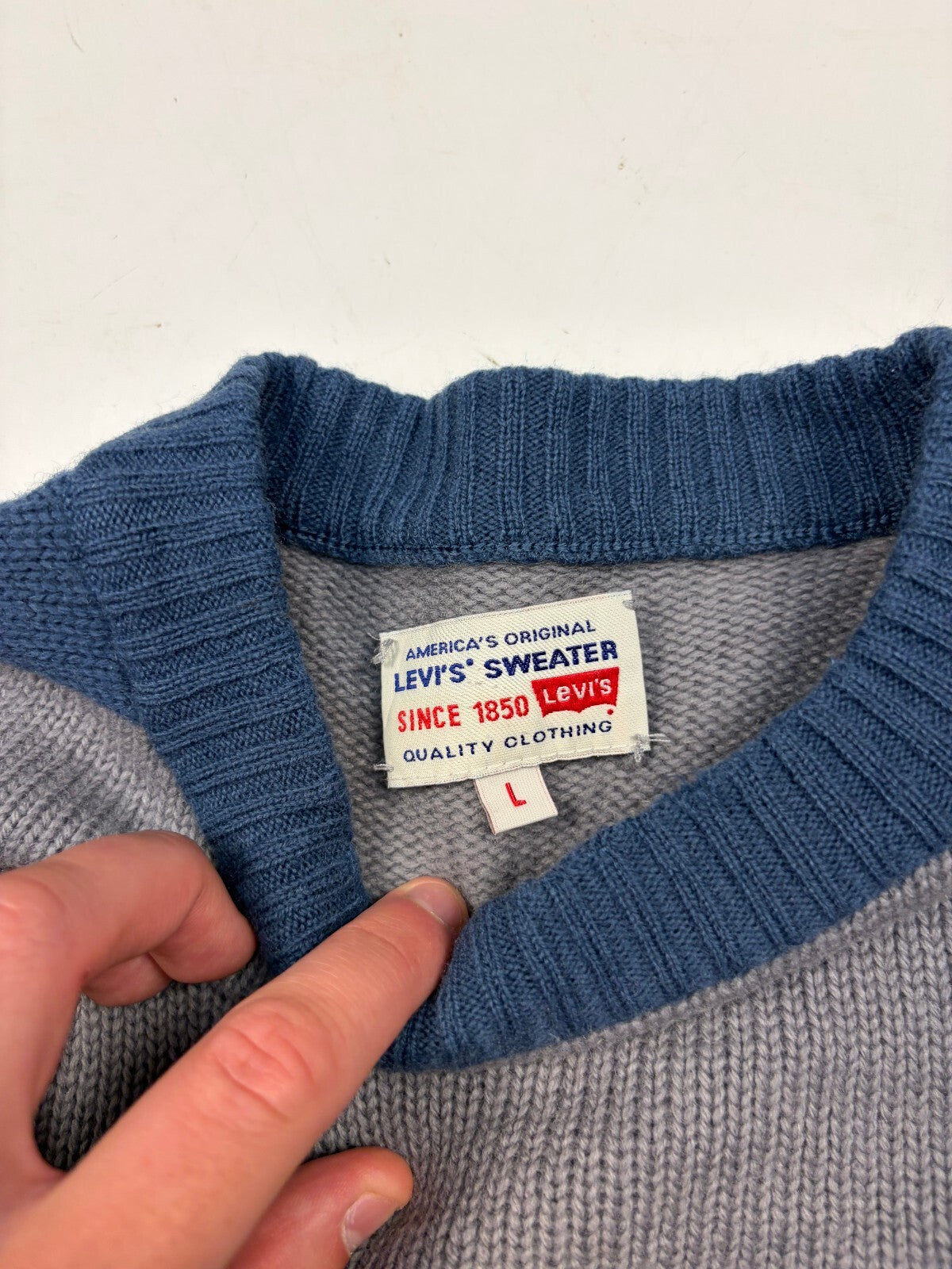 Vintage Levi's spell out knit sweater (L)