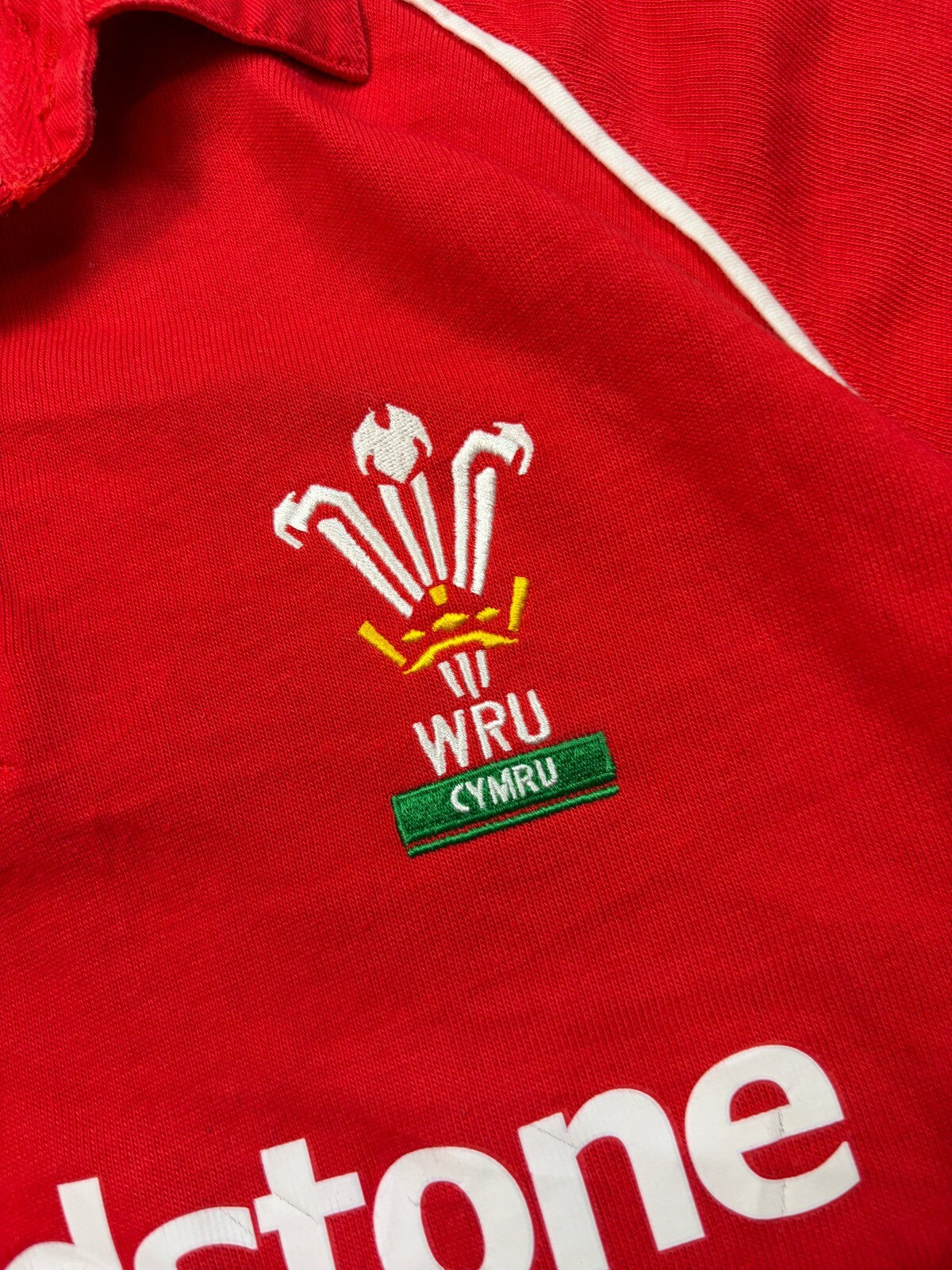 Vintage Wales 2001/02 Reebok rugby union shirt (M)