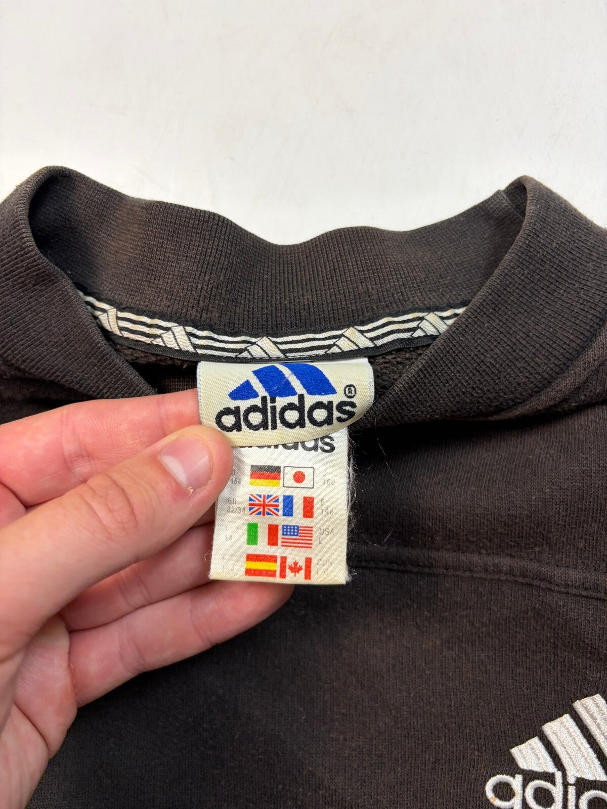 `Vintage 90s adidas side stripe sweatshirt (S)