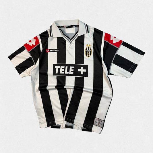 Vintage Juventus 2000/01 Lotto home football shirt (M)
