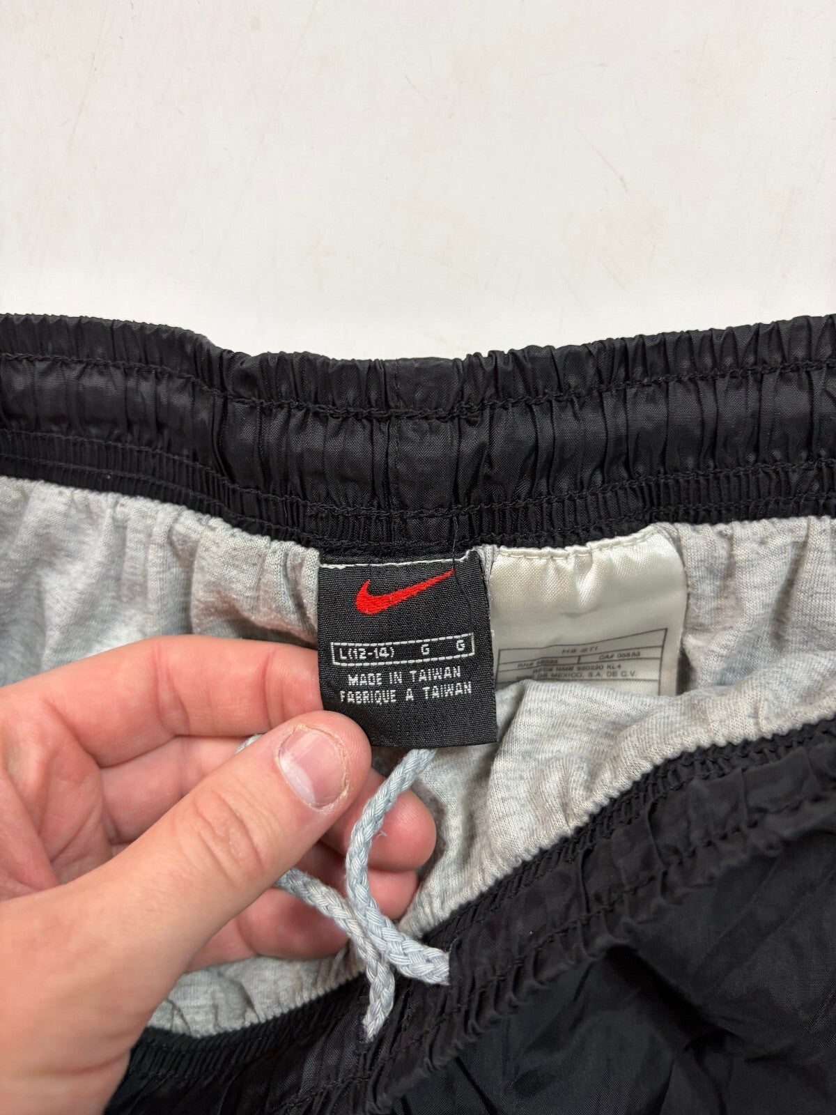 Vintage 90s Nike baggy track pants (L)