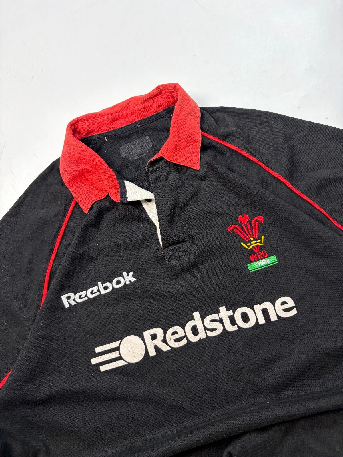 Vintage Wales 2002-04 Reebok away rugby union shirt (XL)