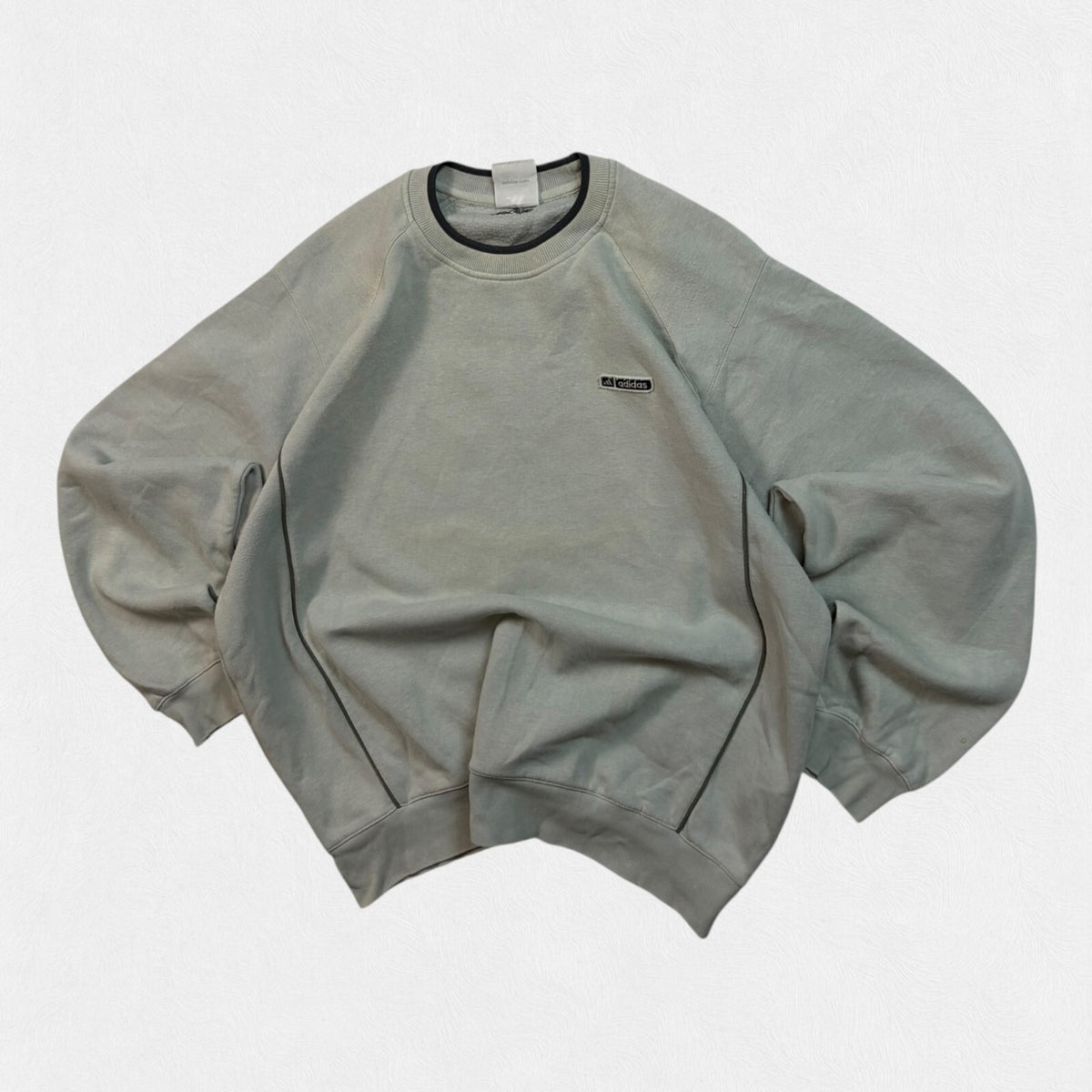Vintage Y2K adidas small logo sweatshirt (M)