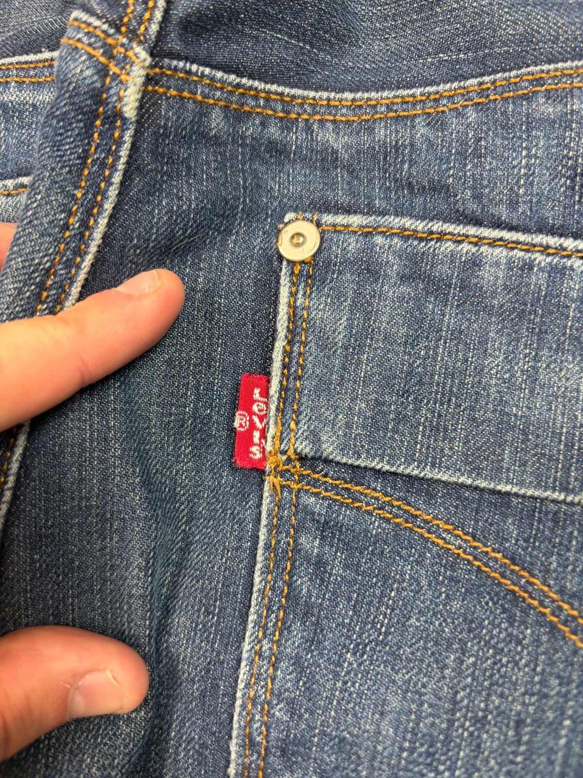 Y2K Levi's engineered twisted baggy jorts (M)