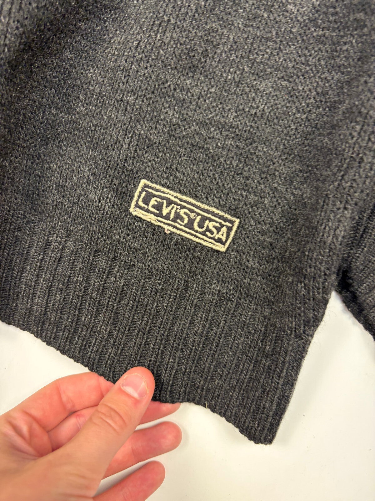 Vintage Levi's full zip knit sweater (M)