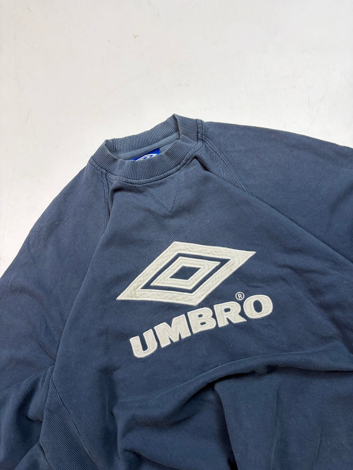 Vintage 90s Umbro centre logo sweatshirt (L)