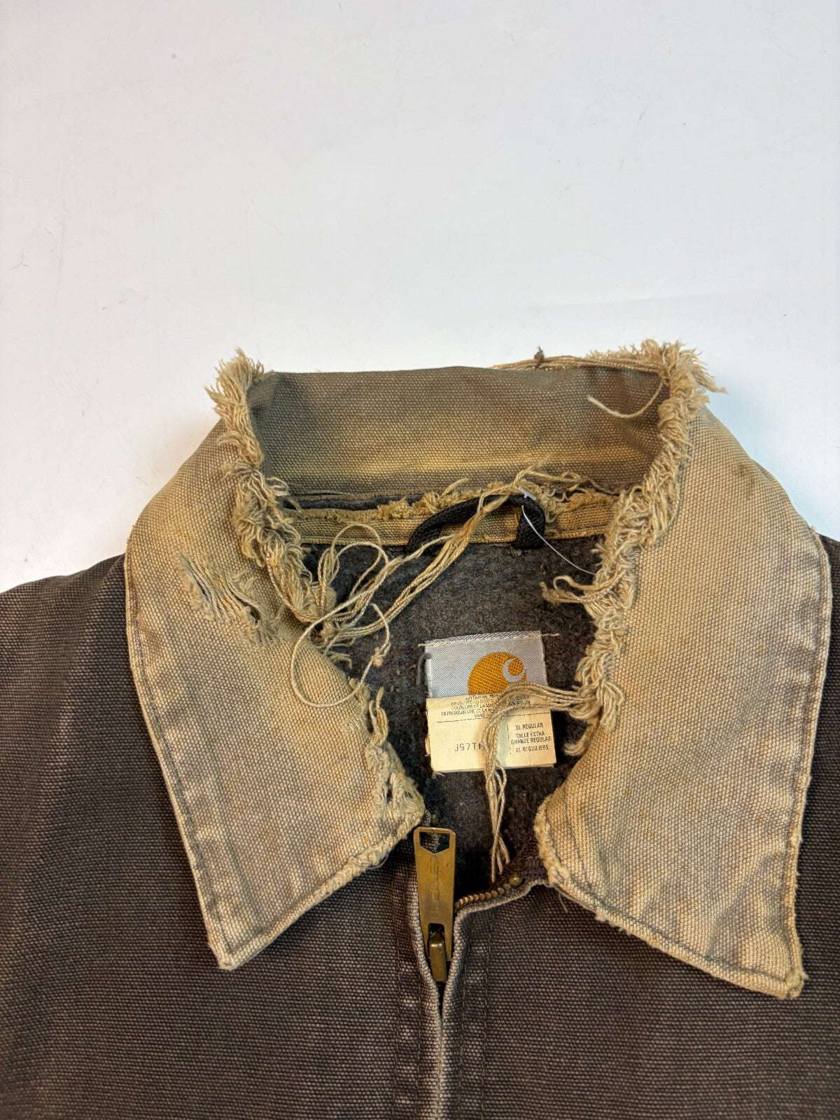 Vintage Carhartt distressed detroit jacket (XL)