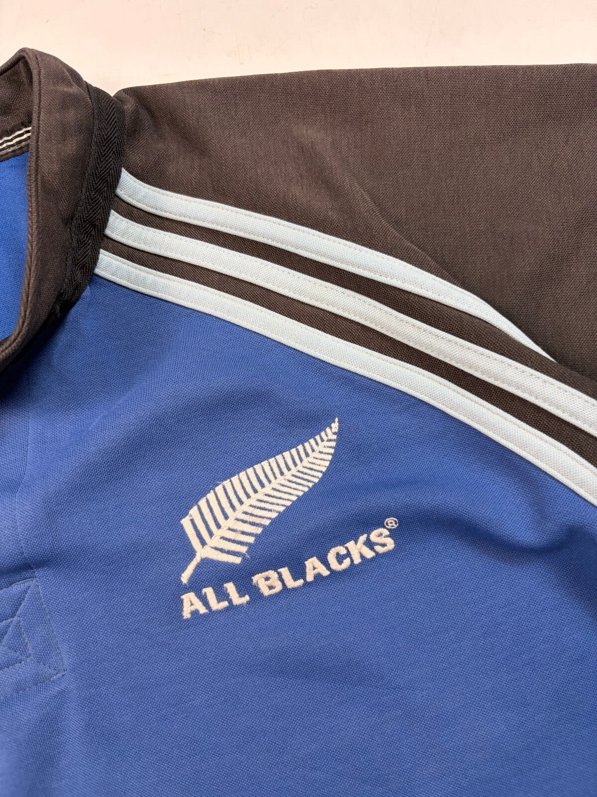 Vintage New Zealand 2003/04 Adidas training rugby union shirt (XL)