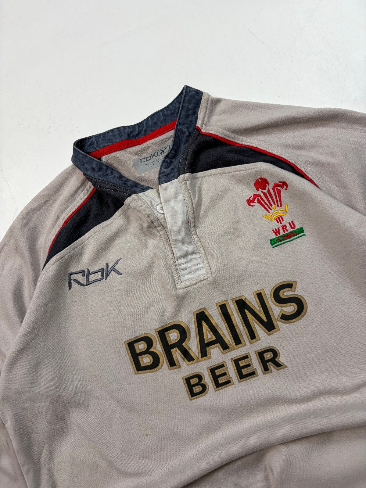 Vintage Wales 2005-07 Reebok away rugby shirt (S)