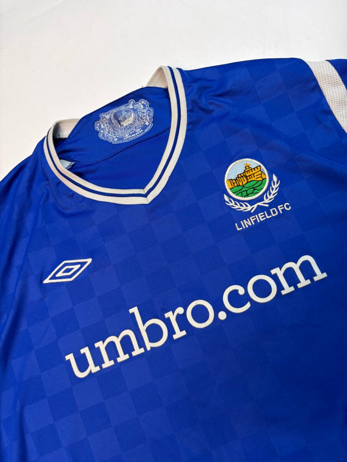 Linfield 2010/11 Umbro home football shirt (XL)