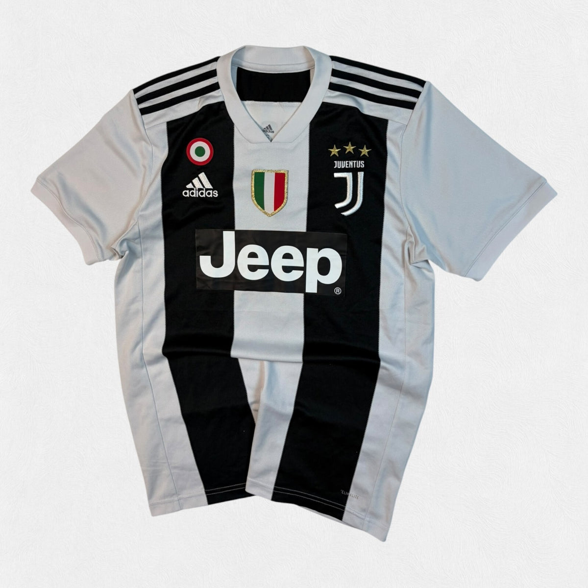 Juventus 2018/19 Ronaldo Adidas football shirt (S)