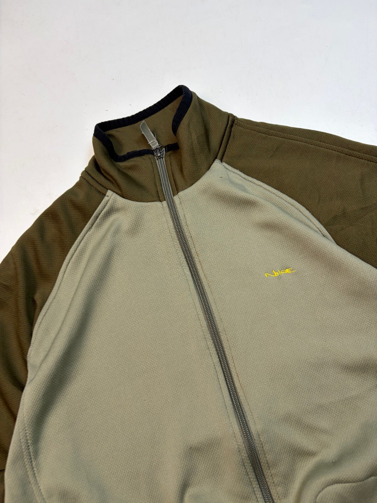 Vintage Y2K Nike zip up track top (L)