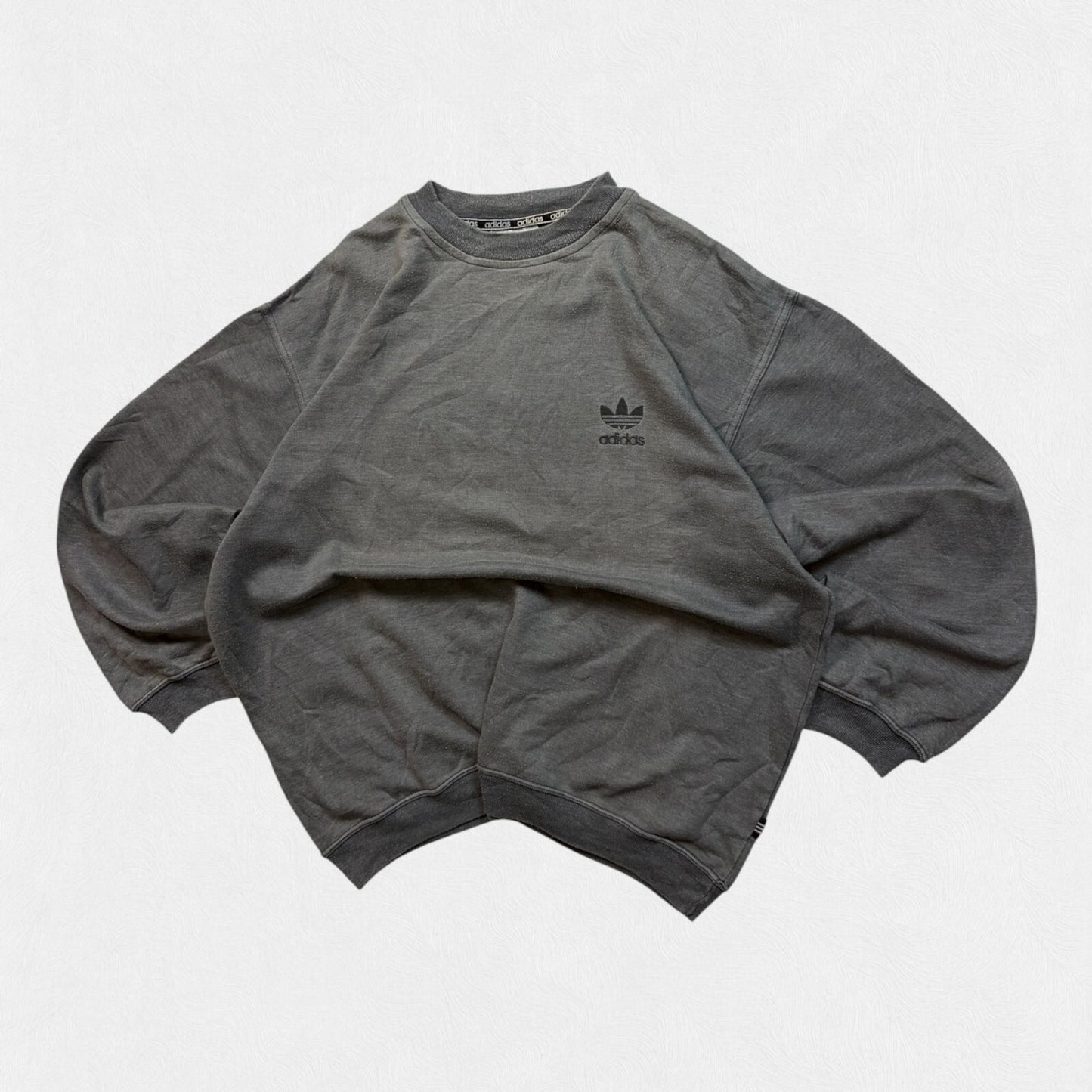 Vintage 90s adidas originals small logo sweatshirt (XL)