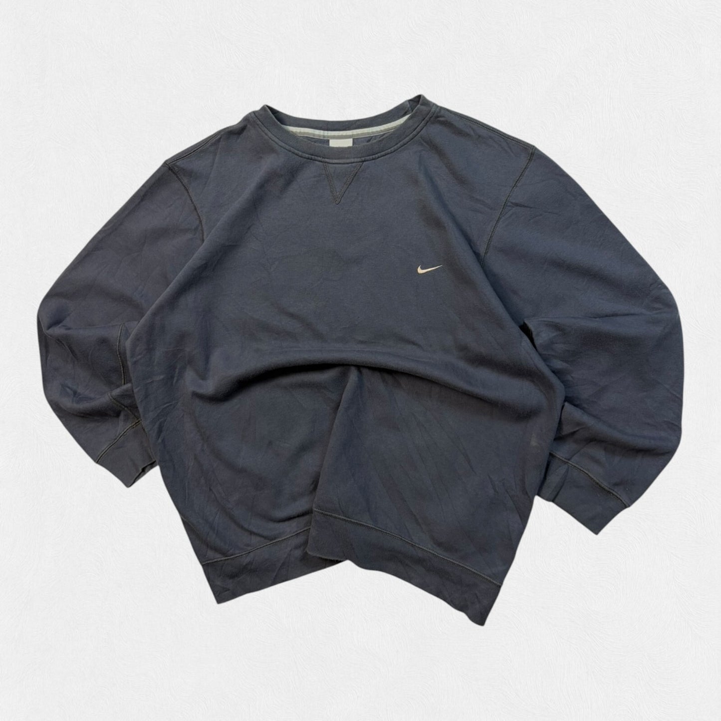 Vintage Y2K Nike mini swoosh sweatshirt (L)