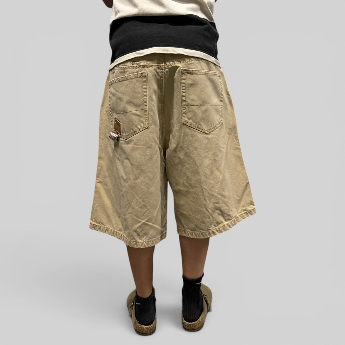 Vintage Akademiks baggy hip hop shorts (W38)