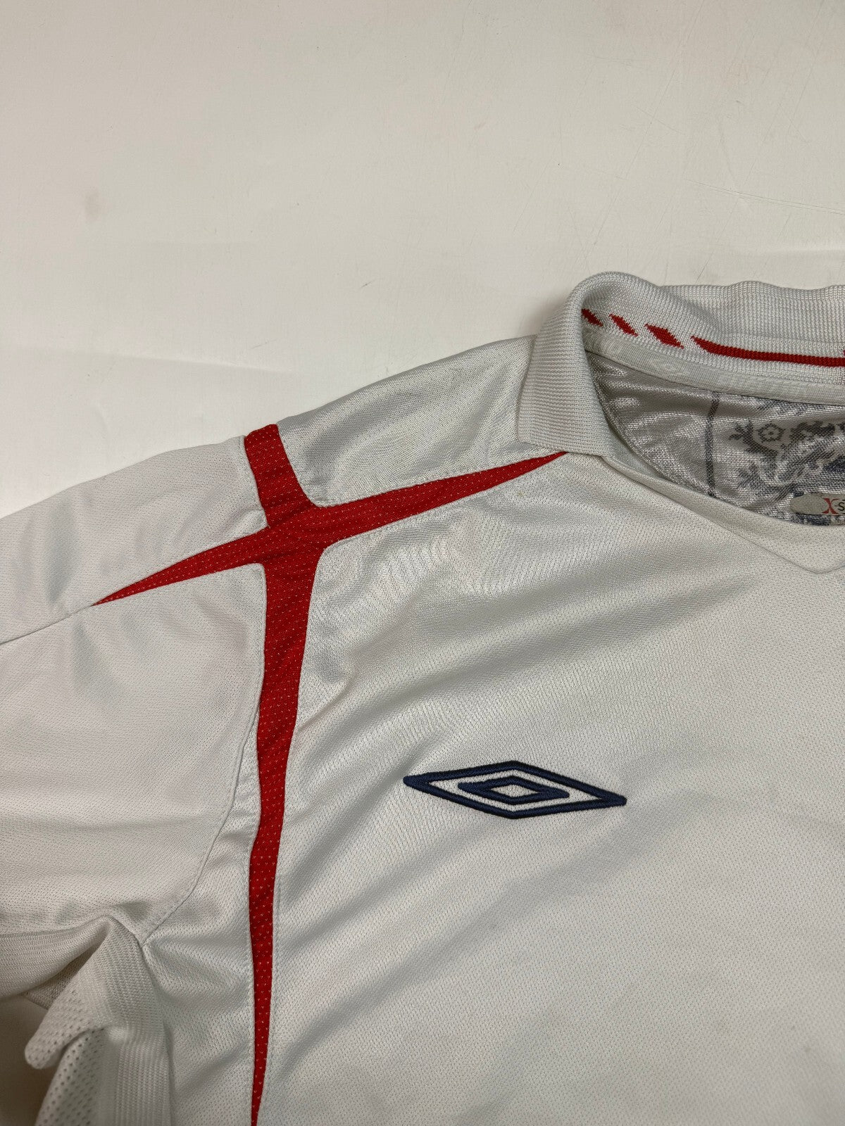 Vintage England 2005-07 Umbro home football shirt (L)