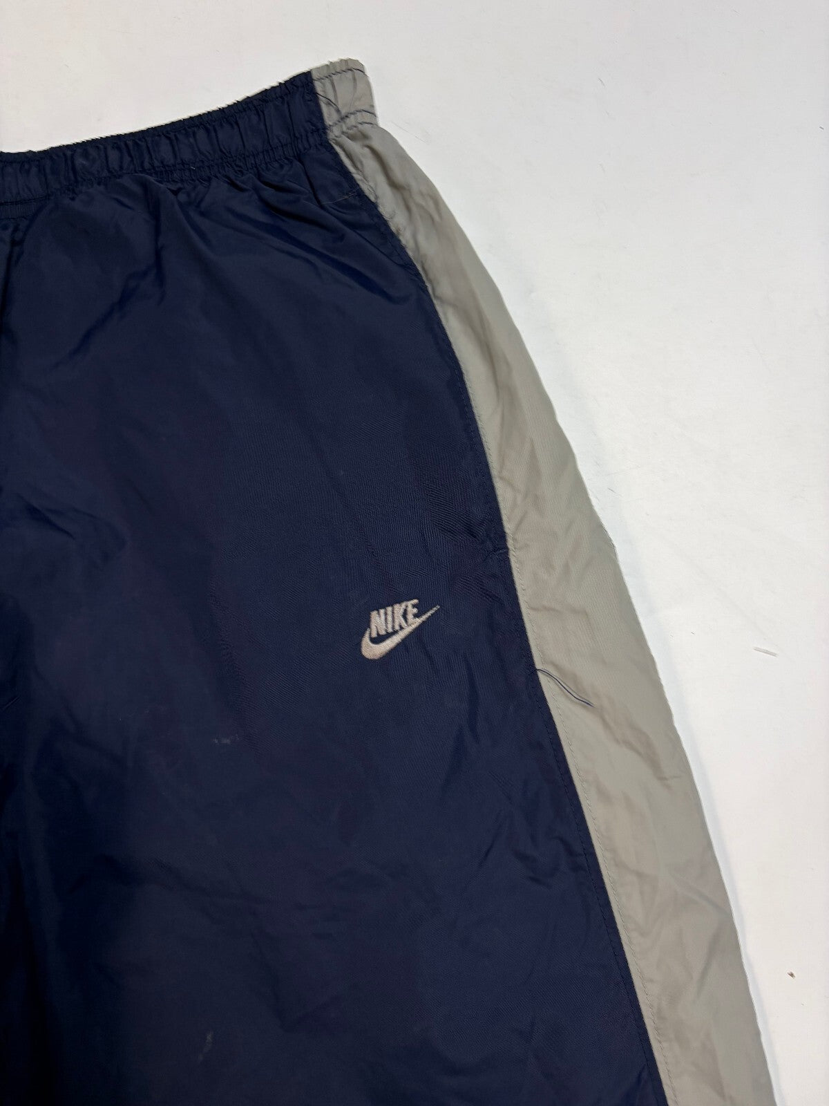 Vintage Y2K Nike side stripe baggy track pants (M)