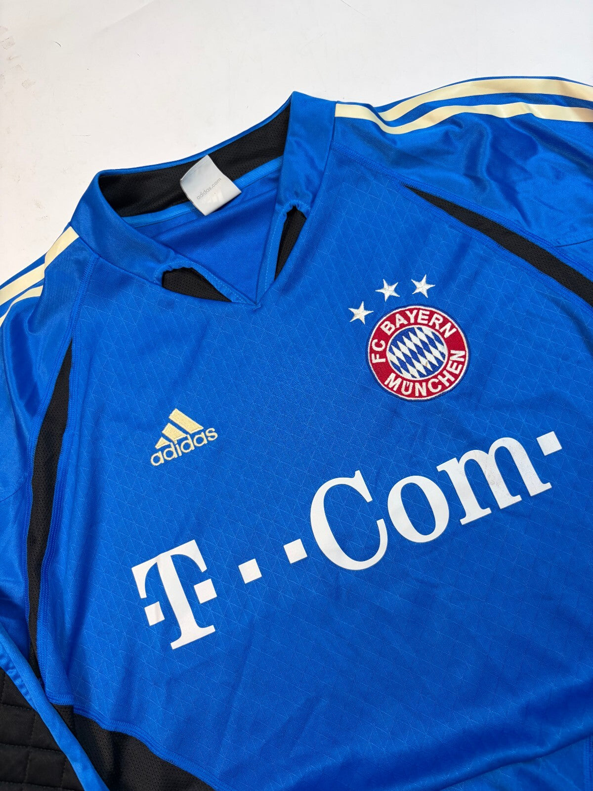 Vintage Bayern Munich 2004/05 Adidas Kahn GK football shirt (M)