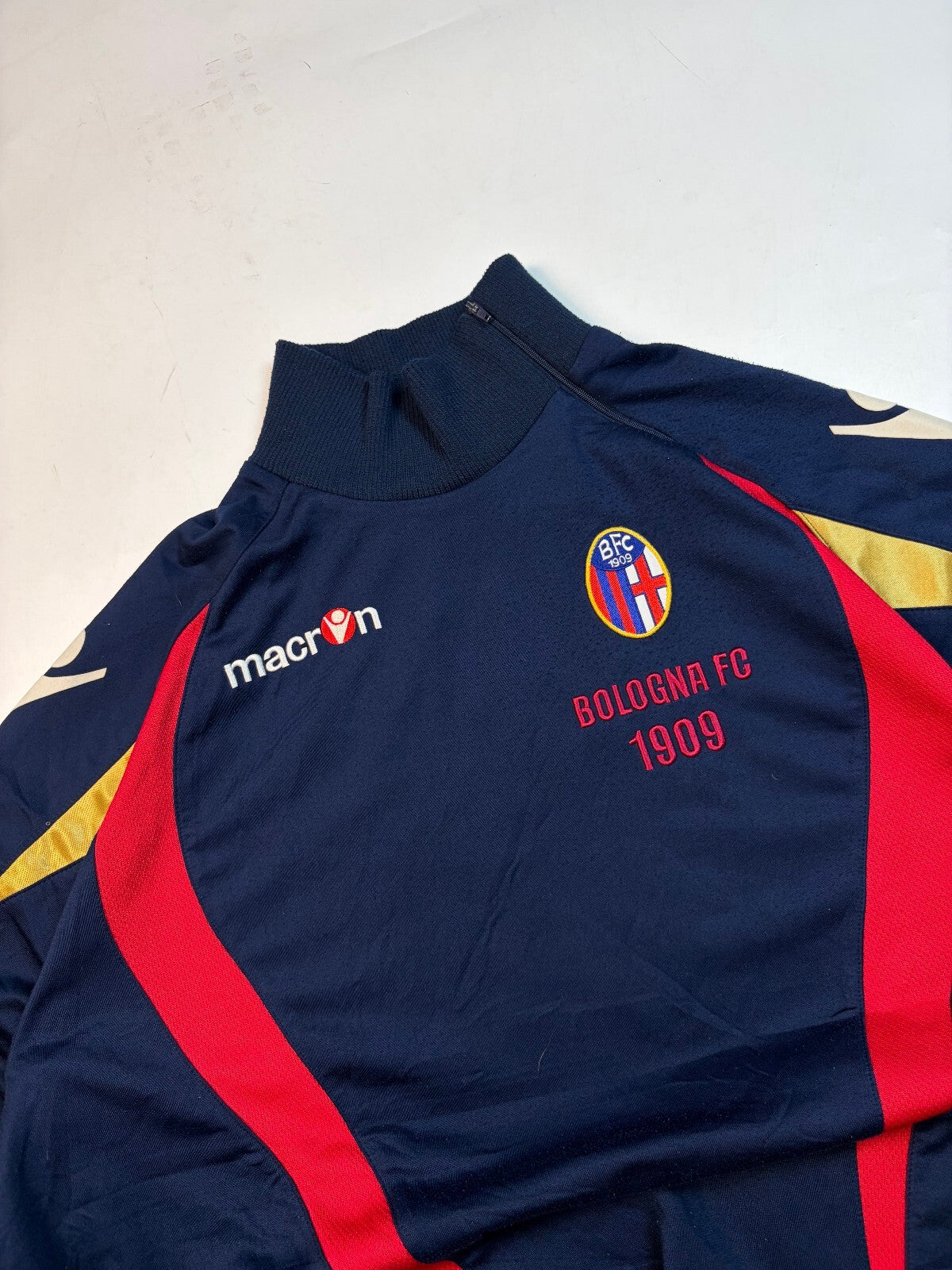 Vintage Bologna 2009/10 Macron football sweatshirt (XL)