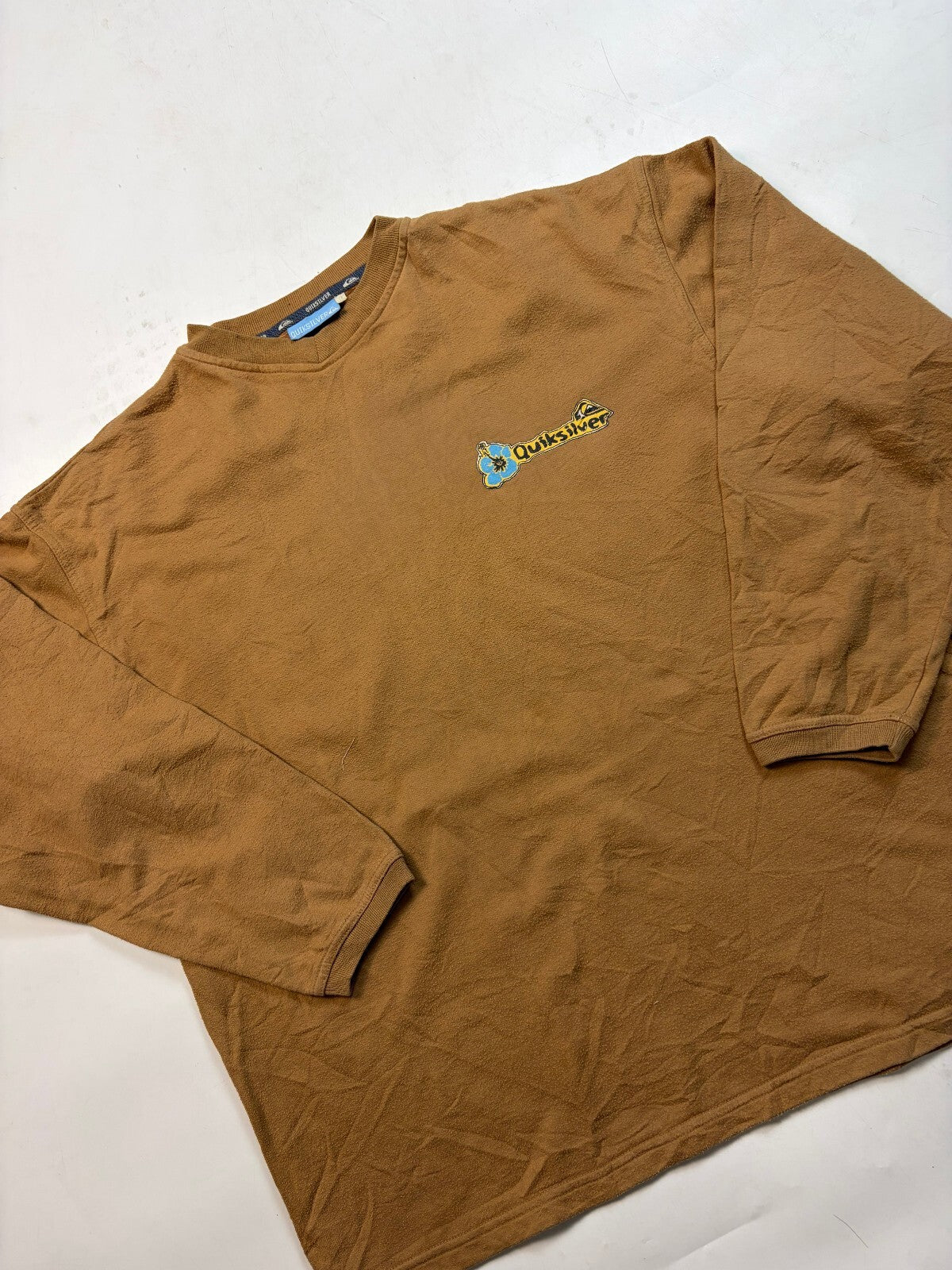 Vintage Y2K Quiksilver surfwear graphic sweatshirt (XL)