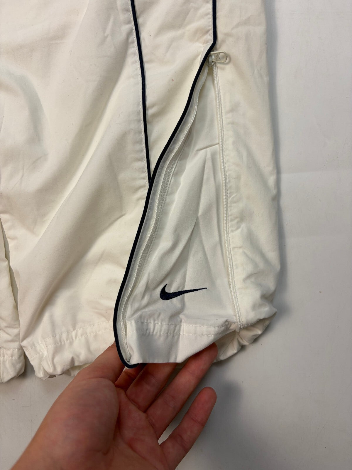 Vintage Y2K Nike side stripe baggy track pants (M)