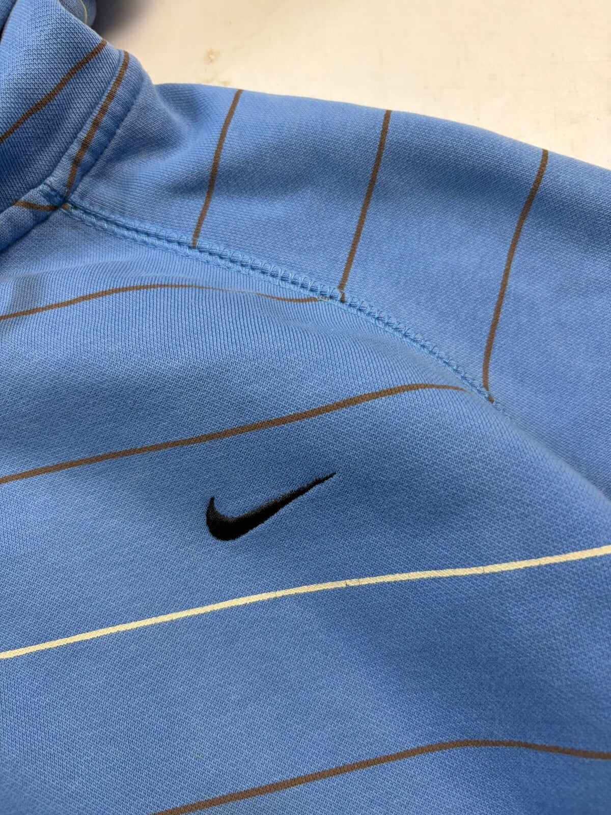 Vintage Y2K Nike striped zip up hoodie (M)