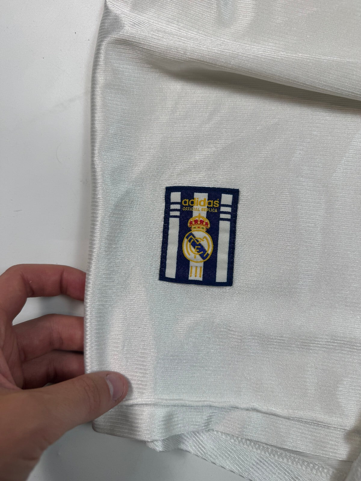 Vintage Real Madrid 1998-00 Adidas football shirt (M)