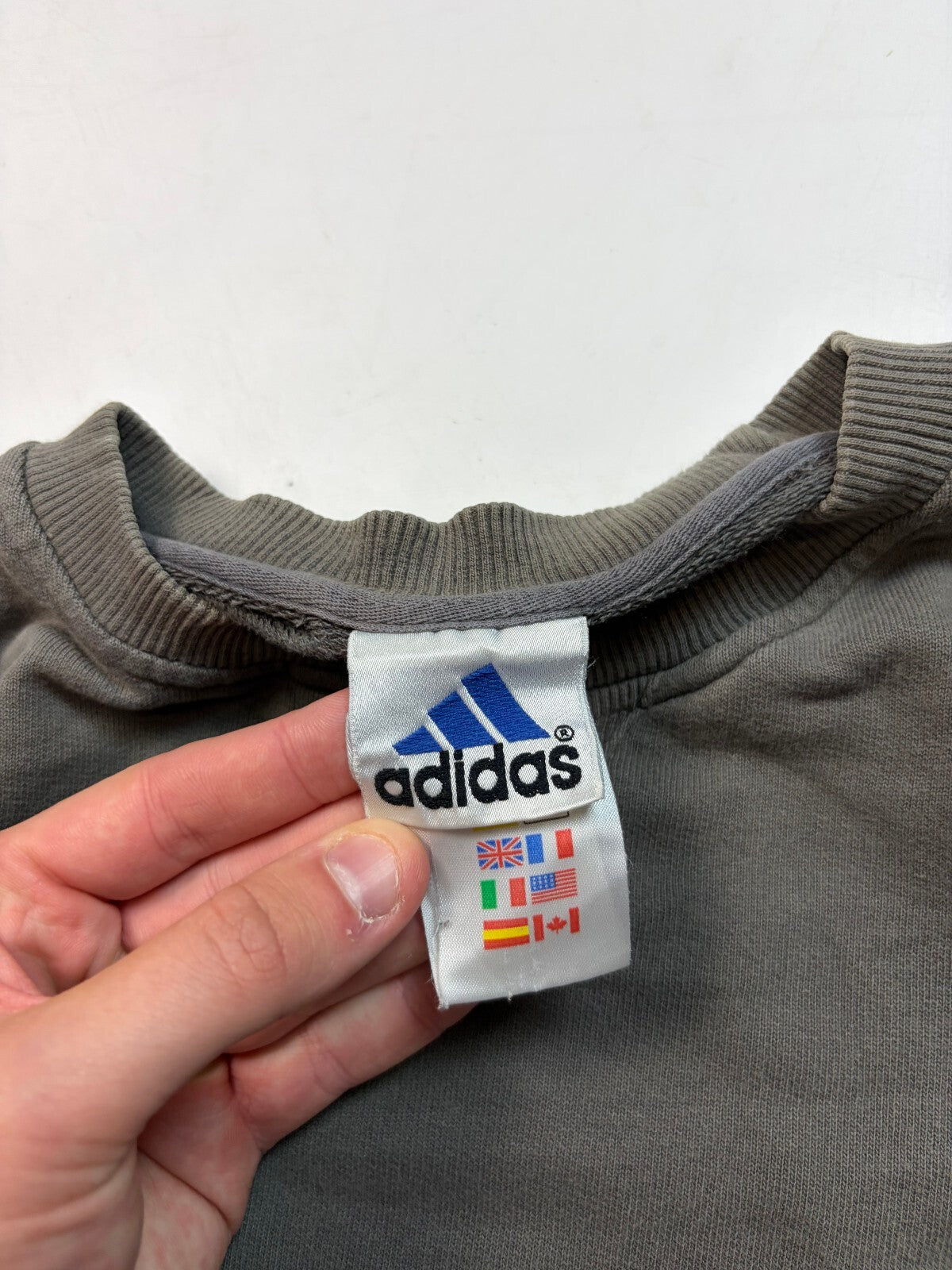 Vintage 90s adidas small logo sweatshirt (L)