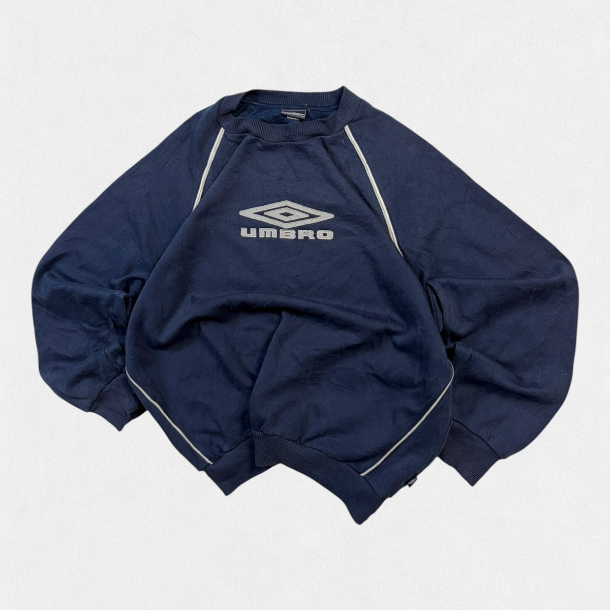 Vintage Y2K Umbro centre logo sweatshirt (XL)