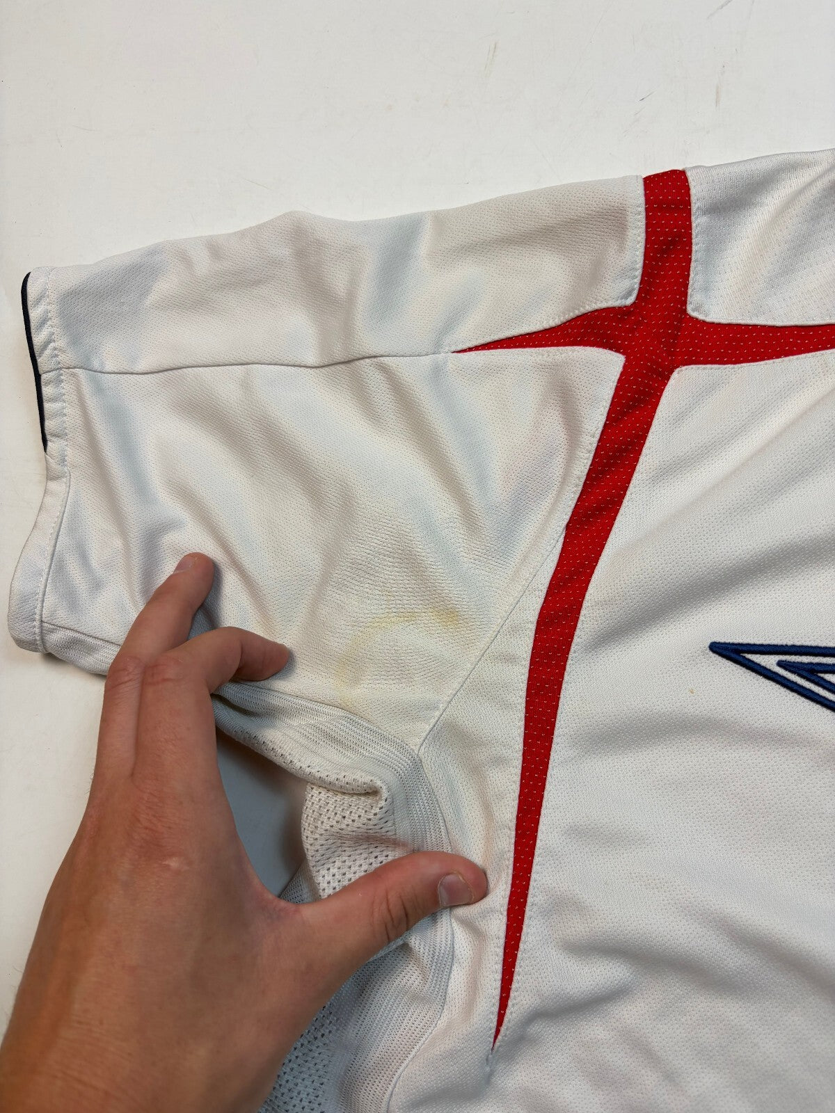 Vintage England 2005-07 Umbro home football shirt (L)