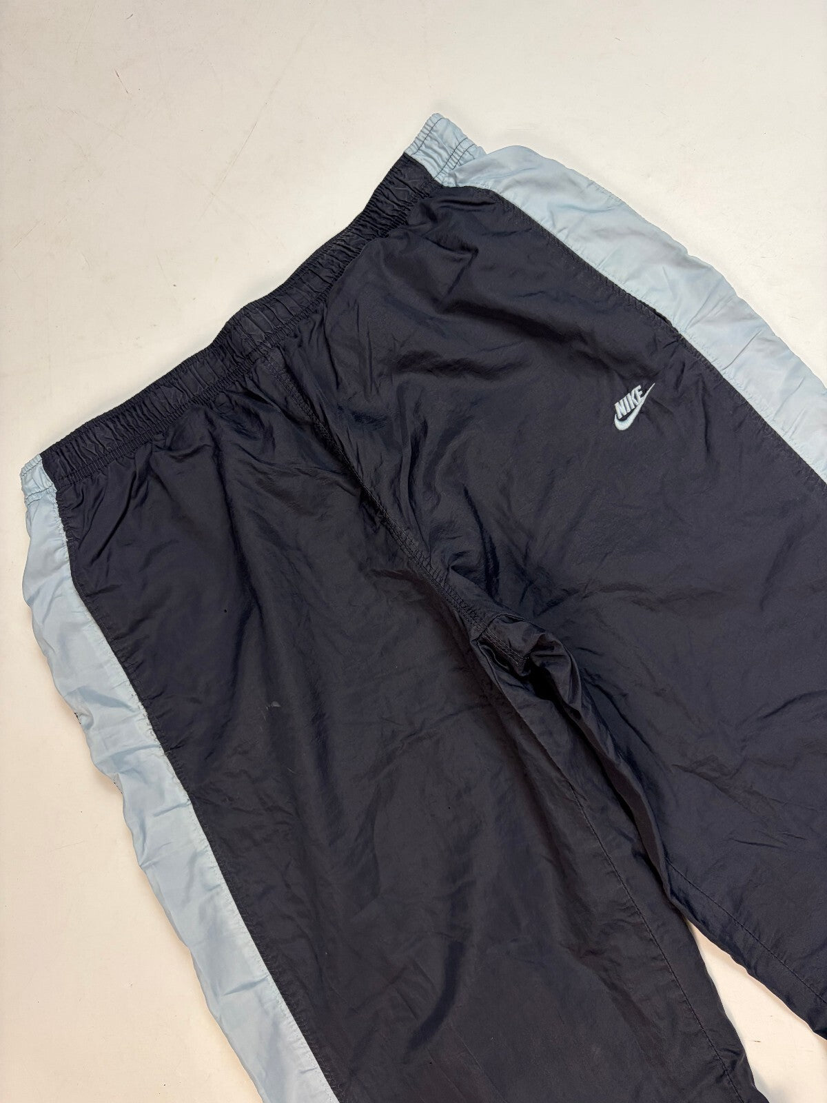 Vintage Y2K Nike side stripe baggy track pants (M)