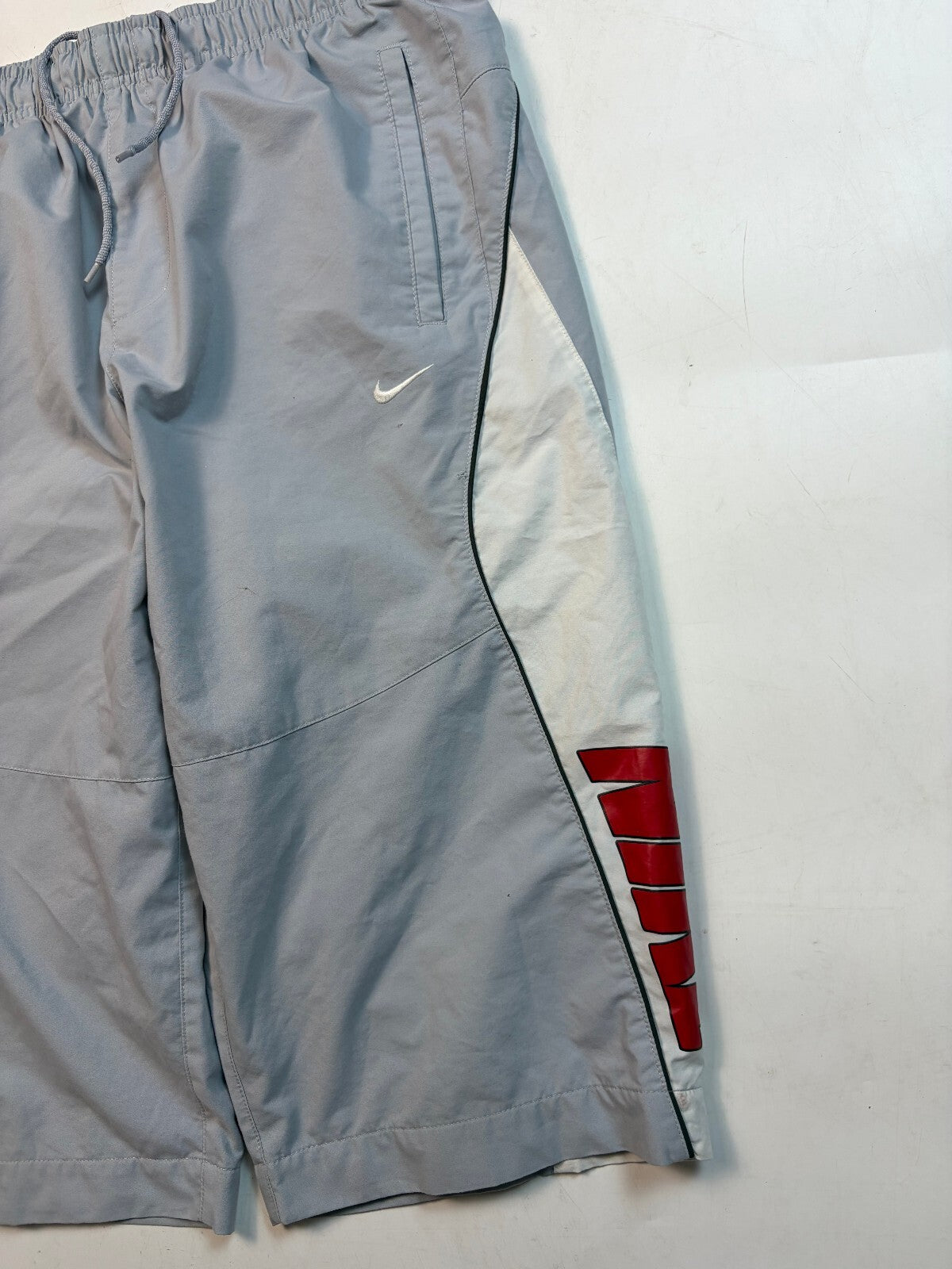 Vintage Y2K Nike baggy sport shorts (M)