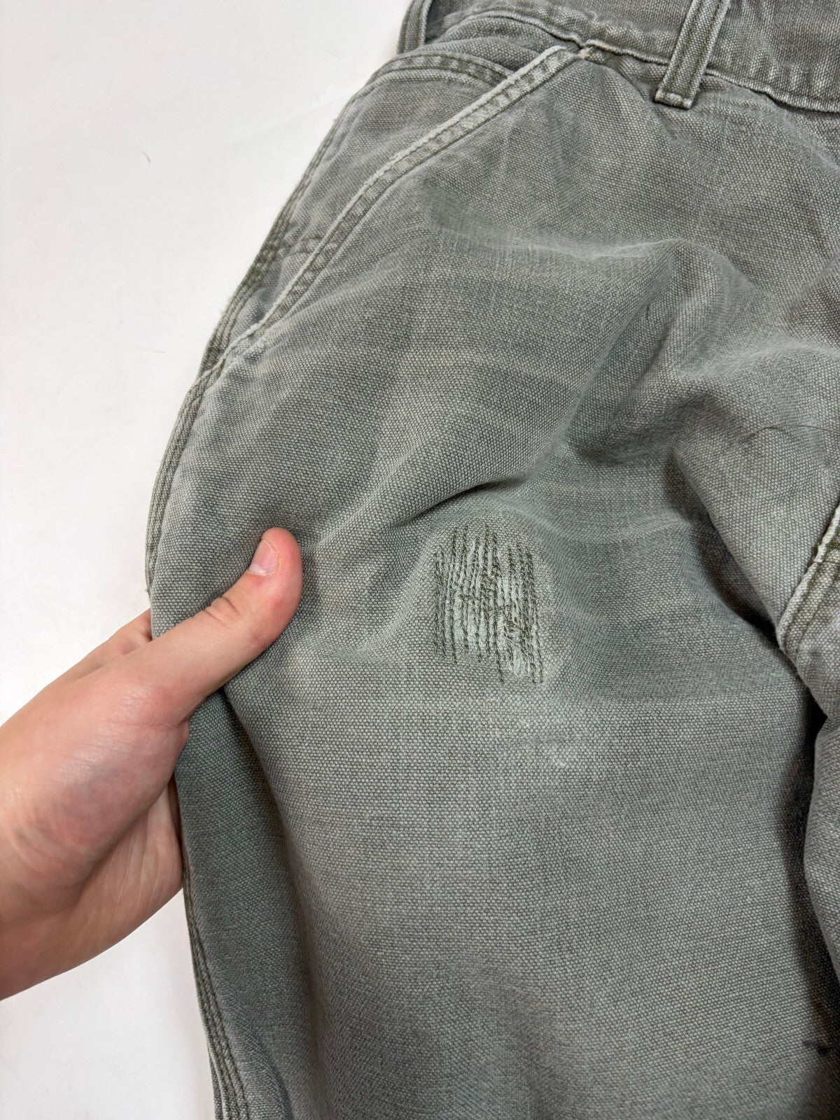 Carhartt baggy carpenter pants (W34)