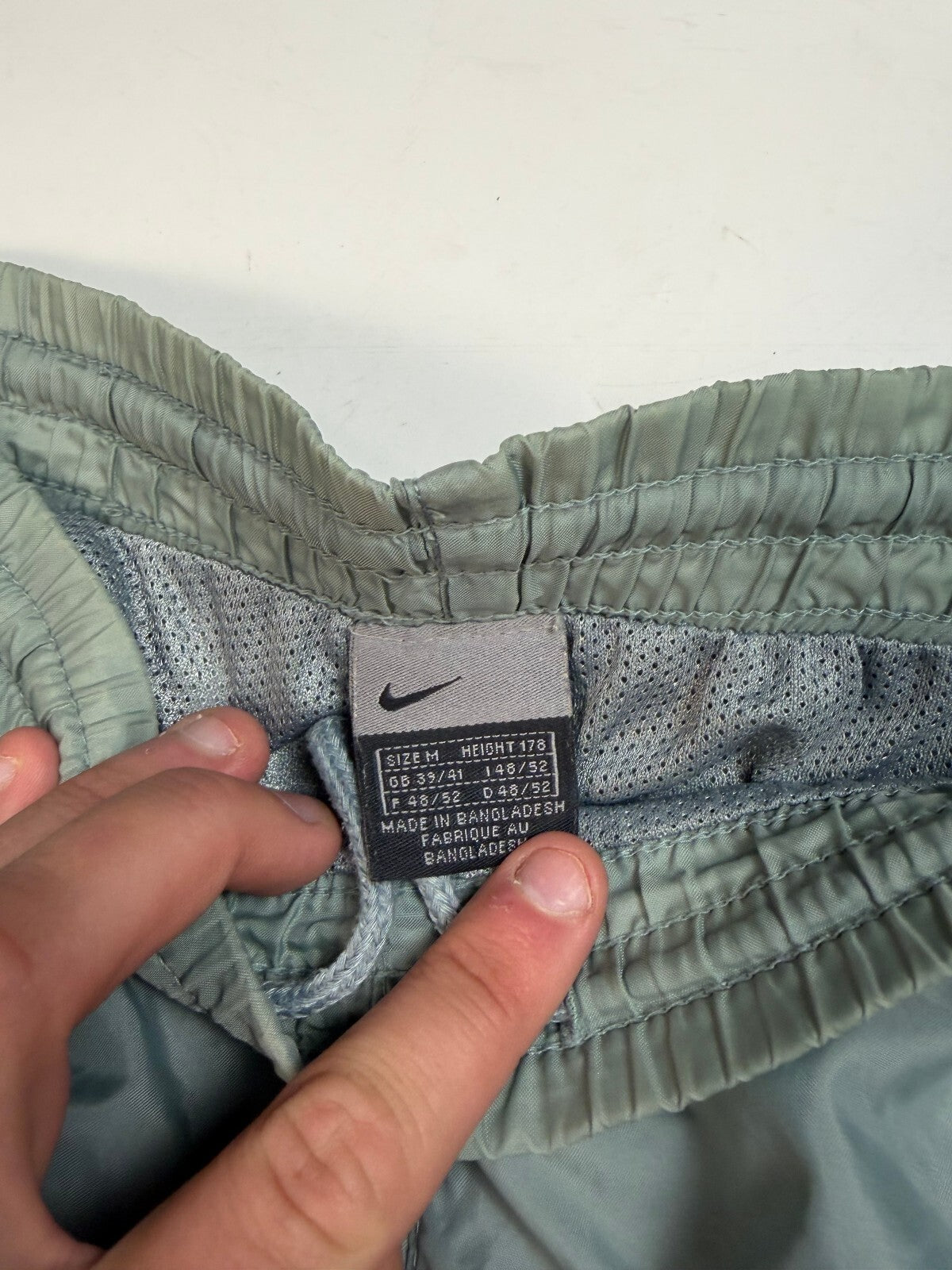 Vintage Y2K Nike side stripe baggy track pants (M)