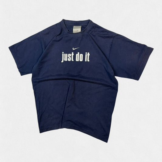 Vintage Y2K Nike centre swoosh tee (XS)