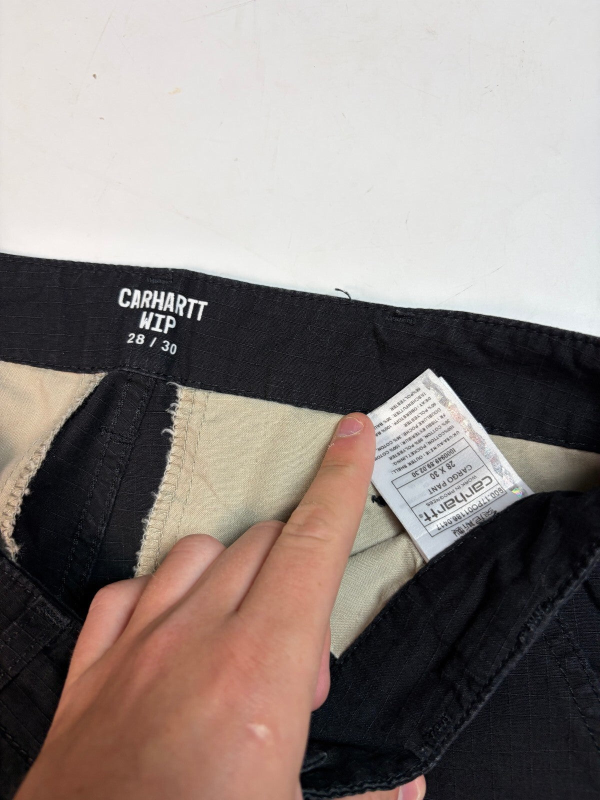 Carhartt baggy cargo pants (W30)