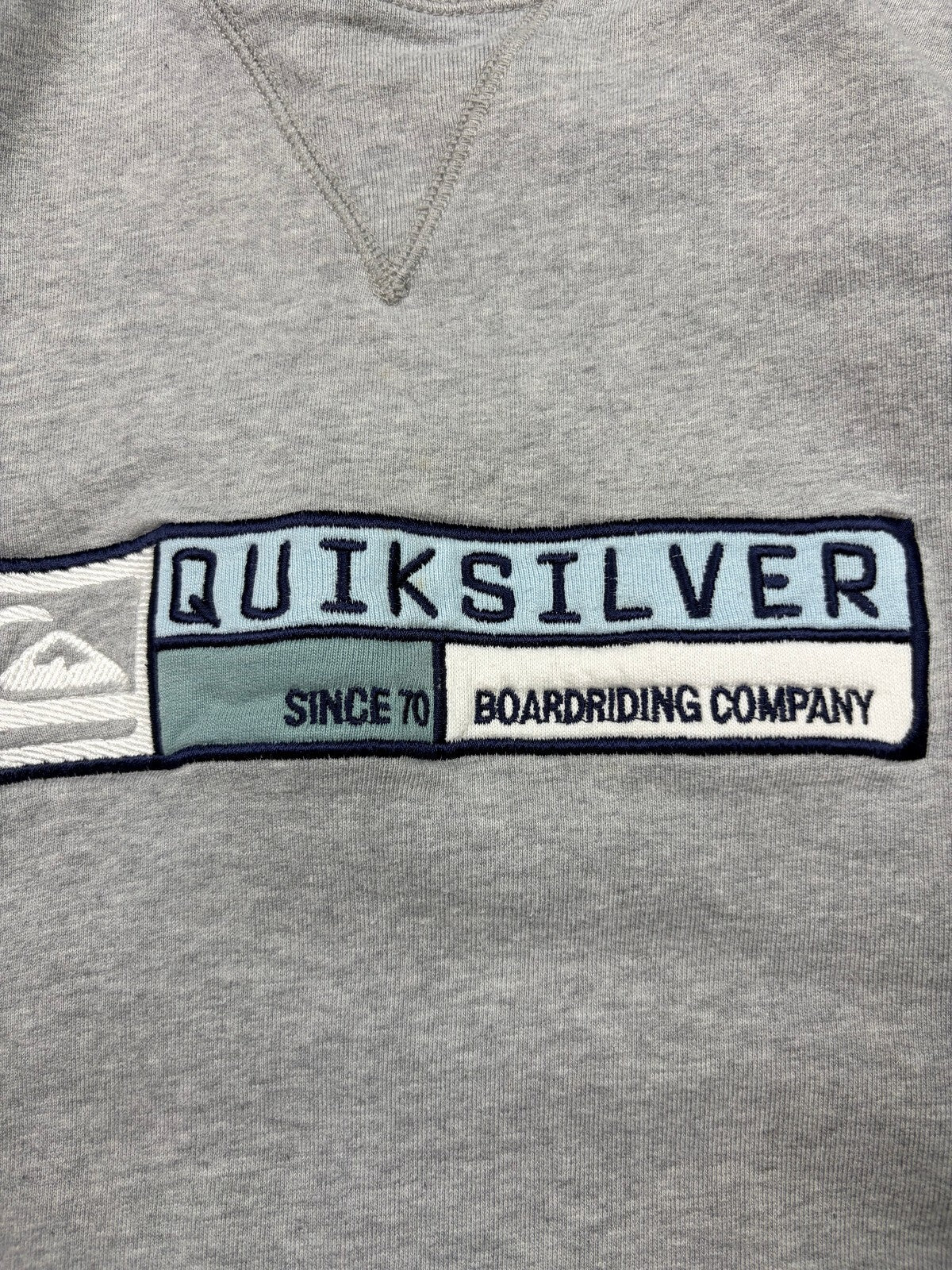 Vintage Y2K Quiksilver surfwear graphic sweatshirt (L)