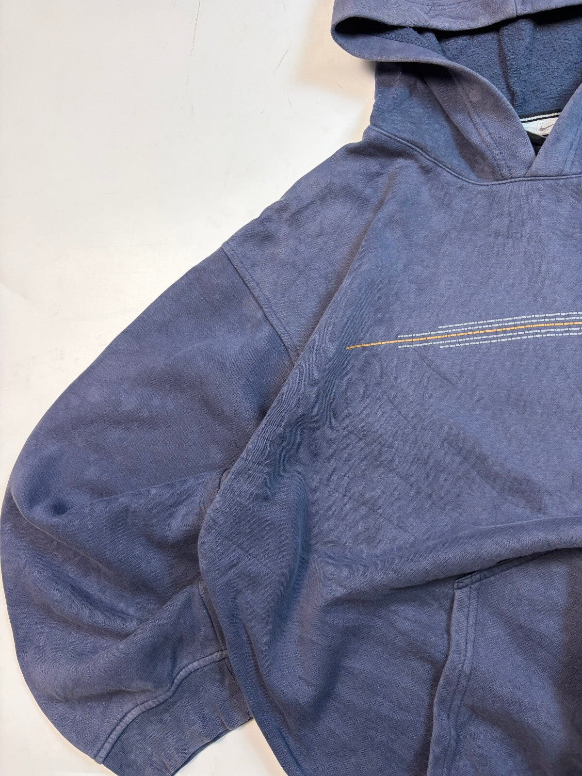 Vintage Y2K Nike graphic hoodie (M)