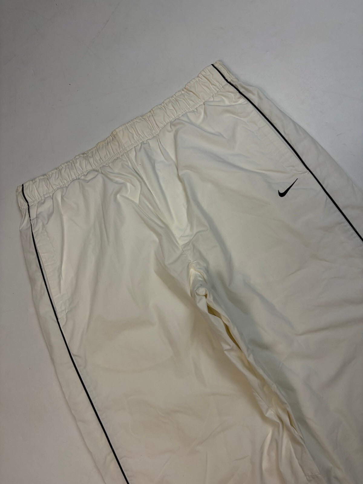 Vintage Y2K Nike side stripe baggy track pants (M)