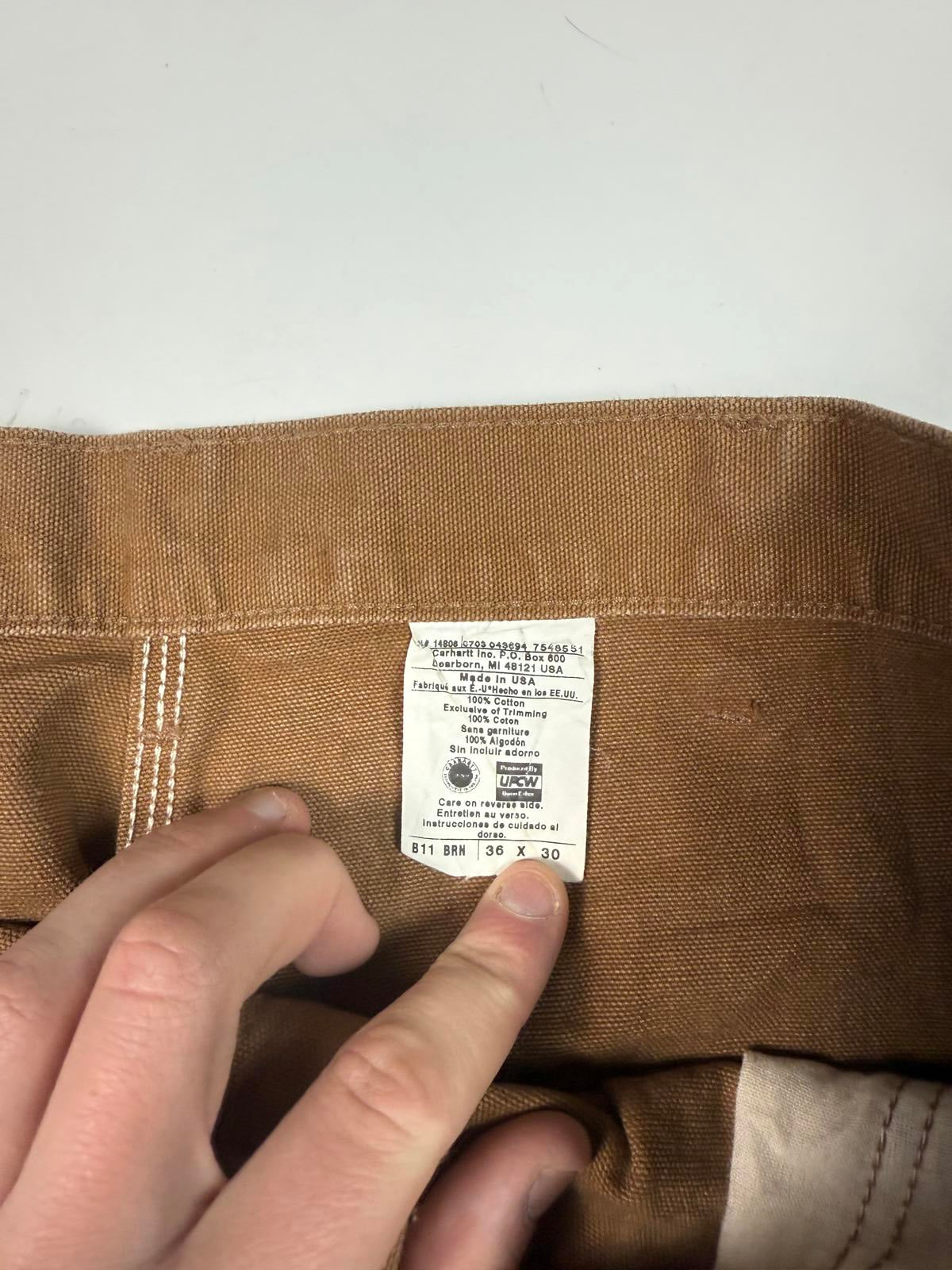 Vintage Carhartt baggy carpenter pants (W36)