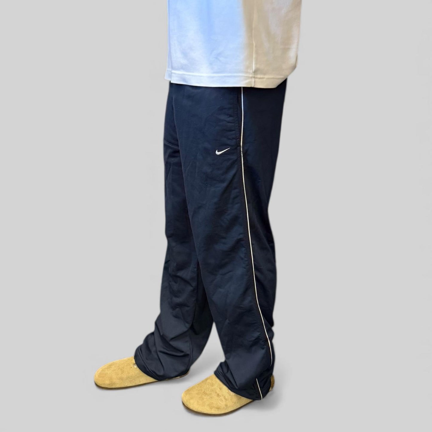 Vintage Nike baggy track pants (L)