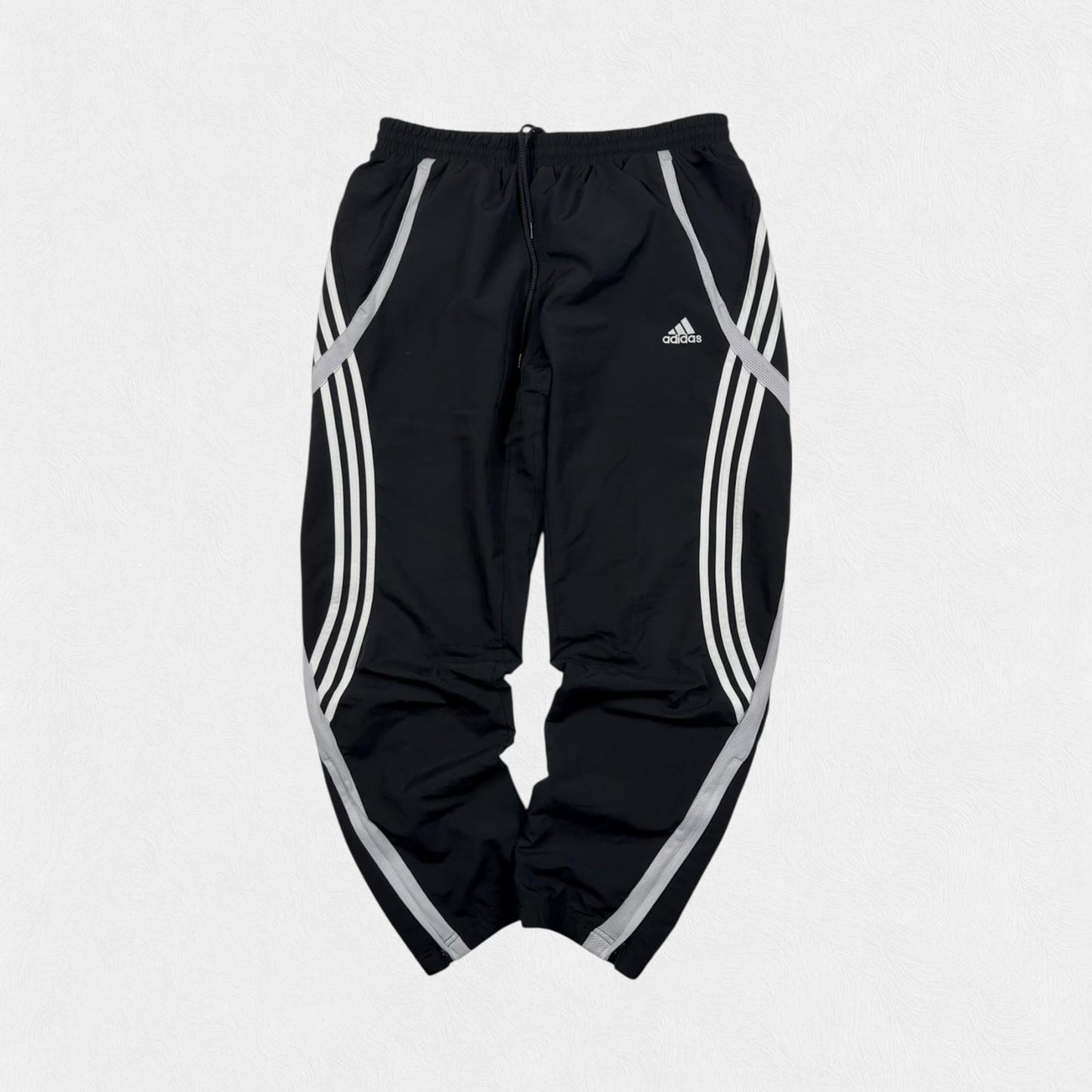 Vintage Y2K Adidas baggy track pants (L)