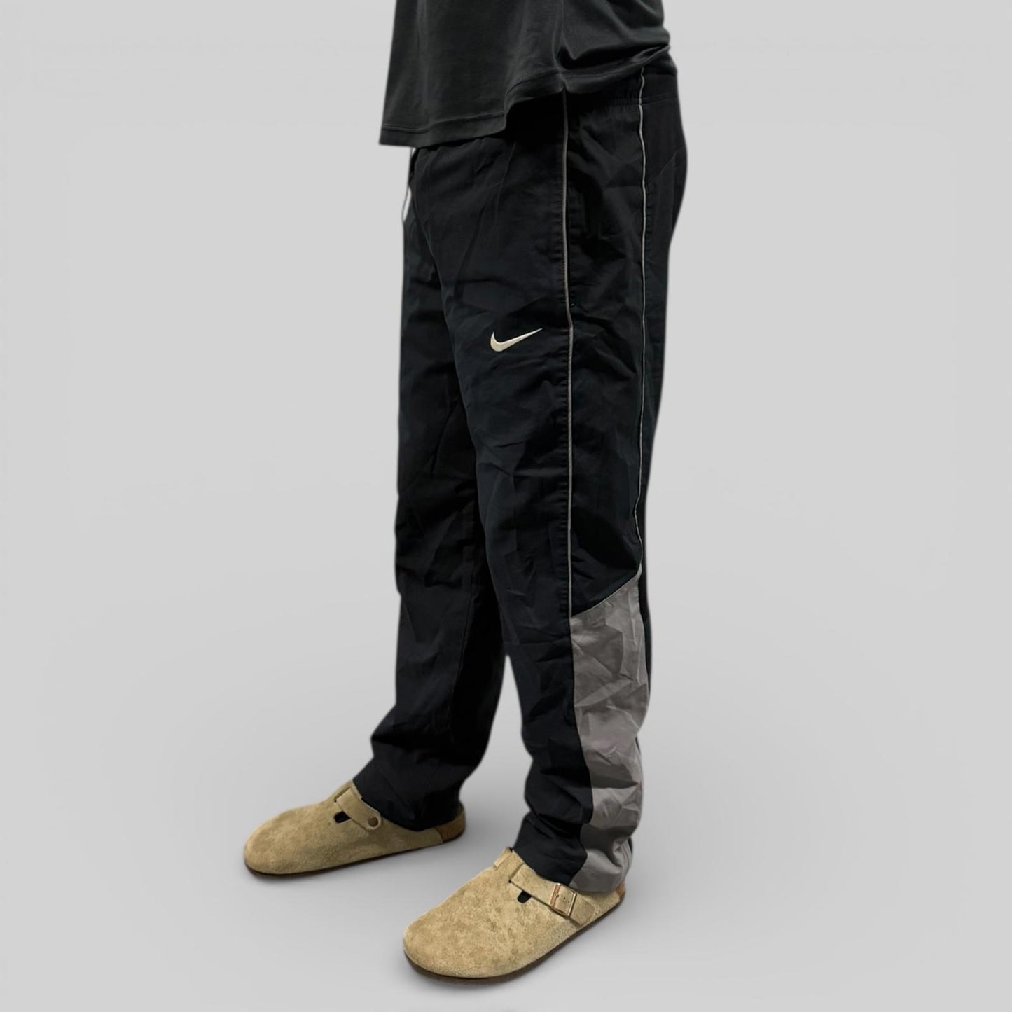 Vintage Nike side stripe baggy track pants (S)