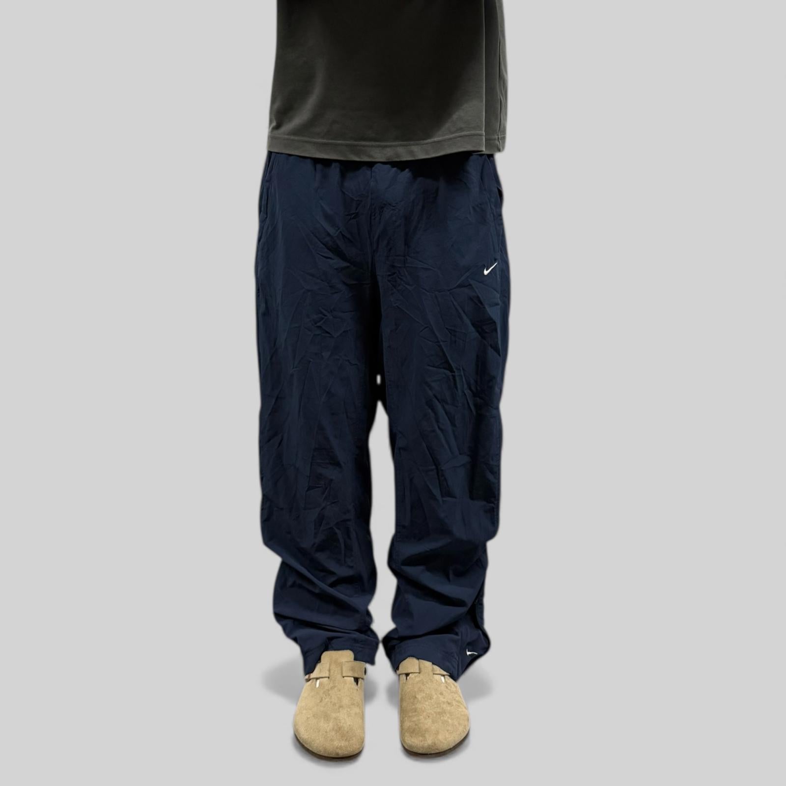 Vintage Nike baggy track pants (M)