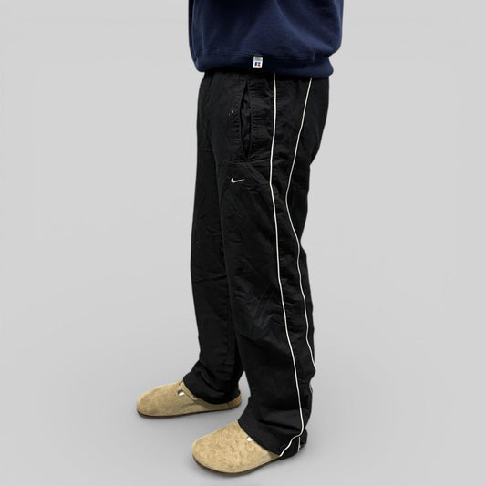 Vintage Nike baggy track pants (S)
