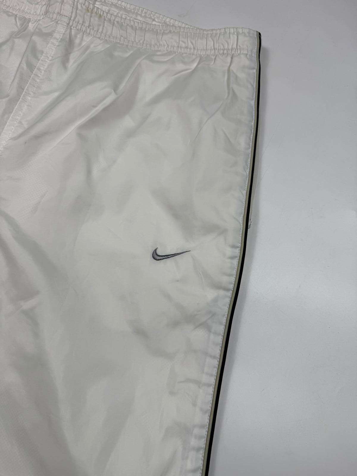 Vintage Nike baggy track pants (M)