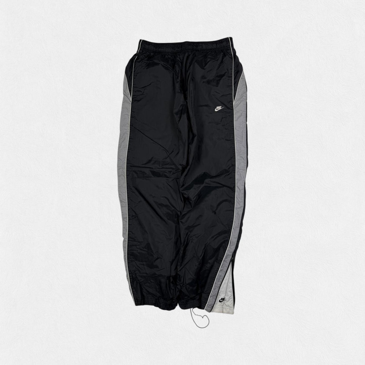 Vintage Nike baggy track pants (L)