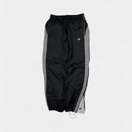 Vintage Nike baggy track pants (L)