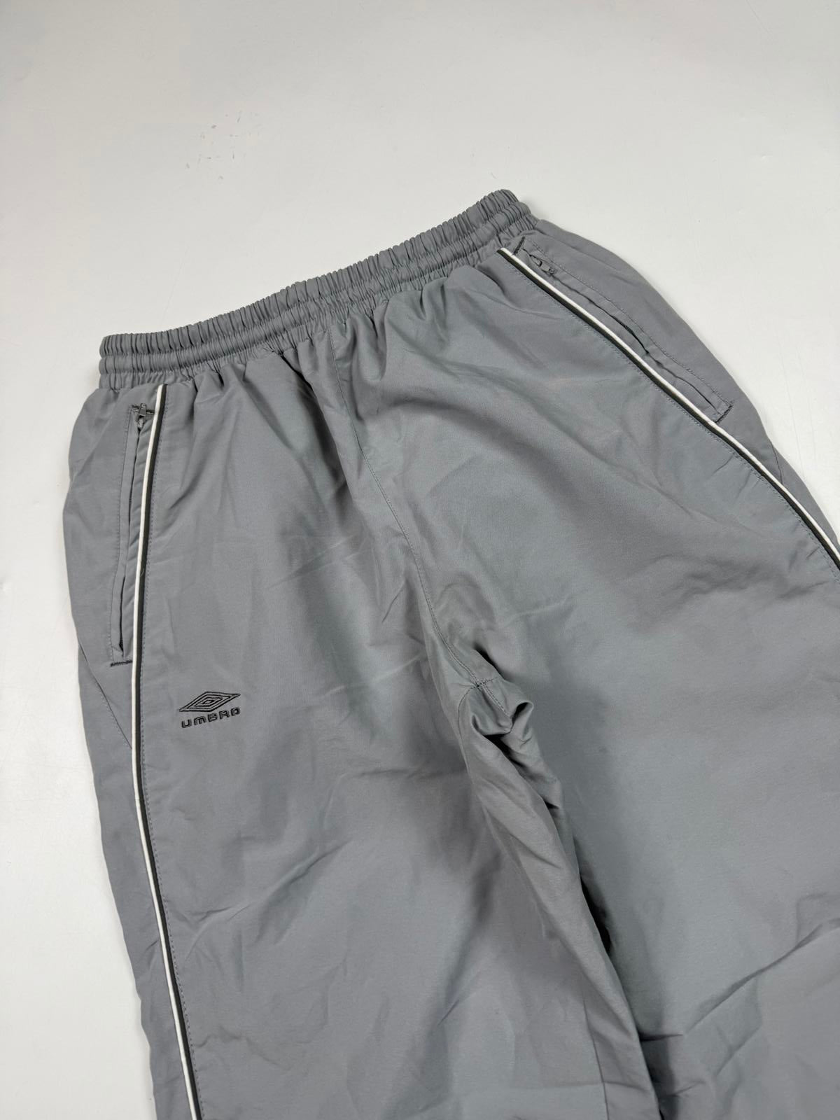 Vintage Umbro spell out baggy track pants (S)
