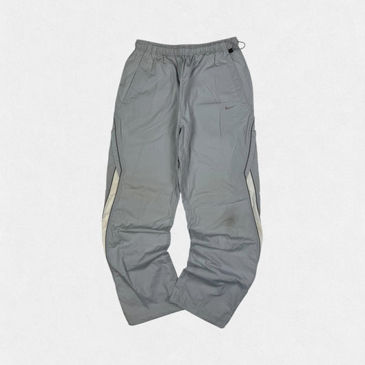 Vintage Nike baggy track pants (M)